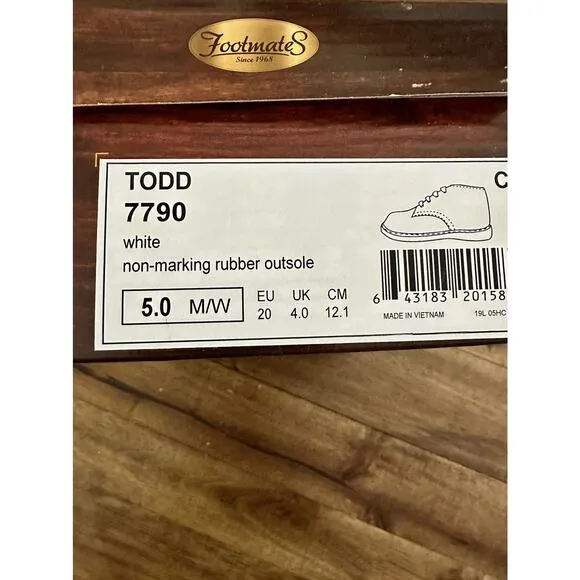 NIB Footmates White Leather Todd Boots 5