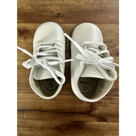NIB Footmates White Leather Todd Boots 5