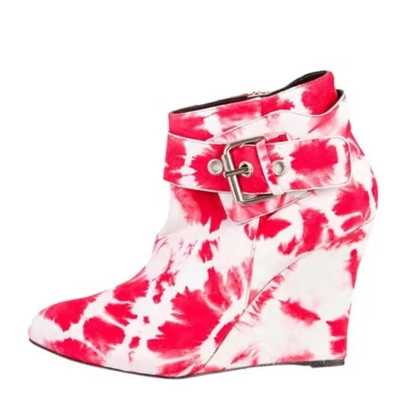 NIB suede Elyse Walker tie-dye ankle boots