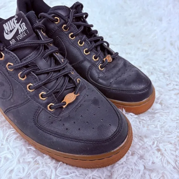 Nike Air AIR FORCE 1 black leather boys low top sneakers size 5.5