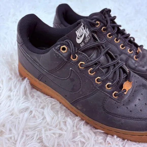 Nike Air AIR FORCE 1 black leather boys low top sneakers size 5.5