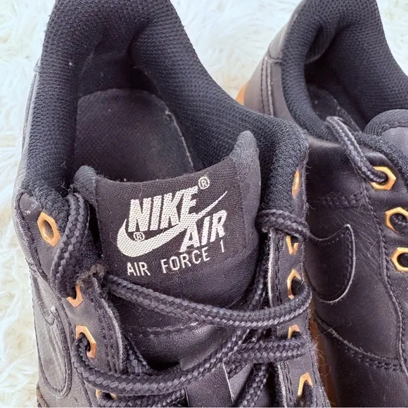 Nike Air AIR FORCE 1 black leather boys low top sneakers size 5.5
