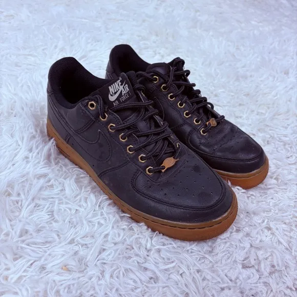 Nike Air AIR FORCE 1 black leather boys low top sneakers size 5.5