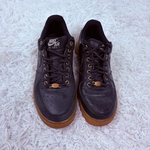 Nike Air AIR FORCE 1 black leather boys low top sneakers size 5.5