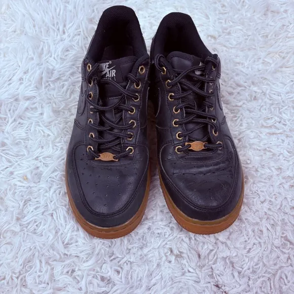 Nike Air AIR FORCE 1 black leather boys low top sneakers size 5.5