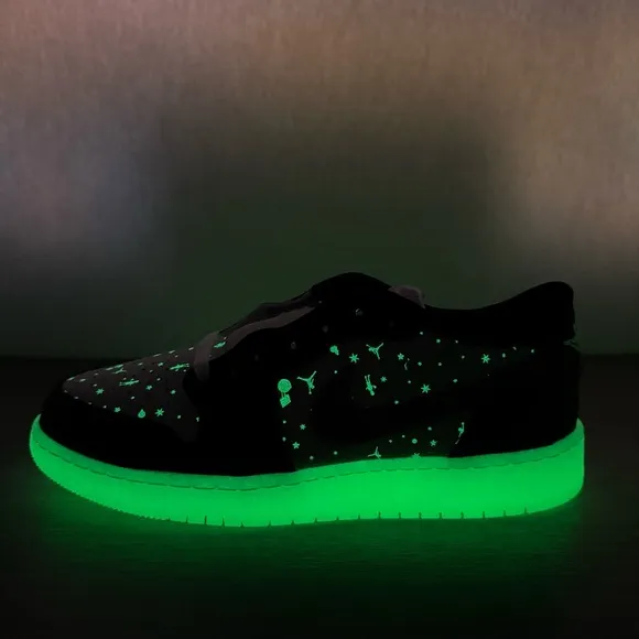 Nike Air Jordan 1 Low Glow-in-the Dark Shoes HF0410-001 women’s size 8