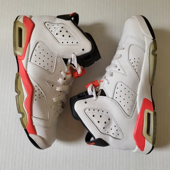 NIKE Air Jordan 6 Retro Kids Hi-Top White/ Red Infrared Sneakers Size 4y