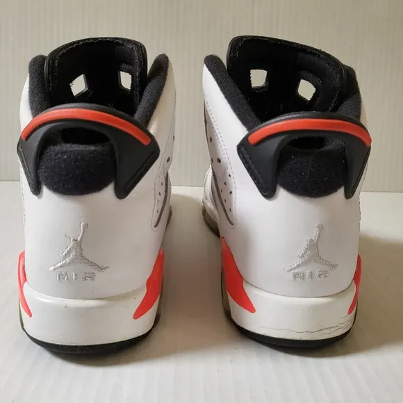 NIKE Air Jordan 6 Retro Kids Hi-Top White/ Red Infrared Sneakers Size 4y