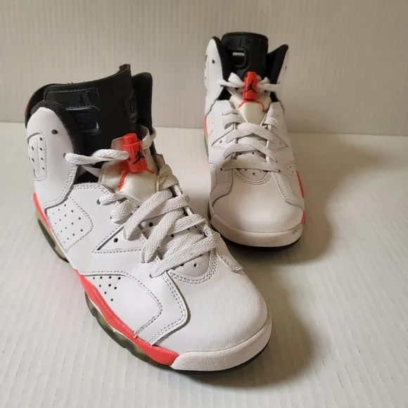 NIKE Air Jordan 6 Retro Kids Hi-Top White/ Red Infrared Sneakers Size 4y