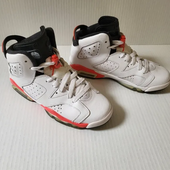 NIKE Air Jordan 6 Retro Kids Hi-Top White/ Red Infrared Sneakers Size 4y