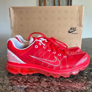 Nike air max   2009  Red Athletic Shoes EUC 10.5