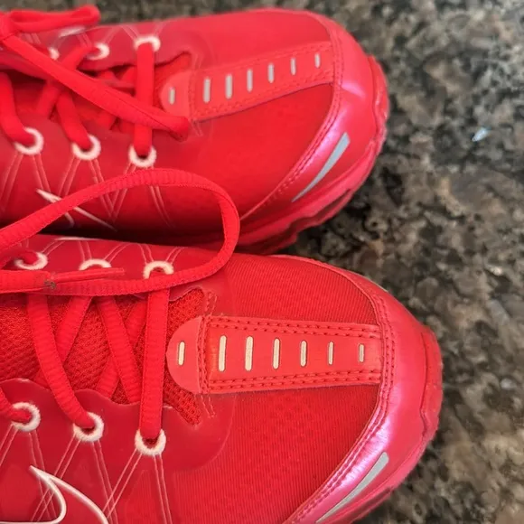 Nike air max   2009  Red Athletic Shoes EUC 10.5