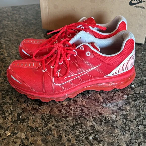 Nike air max   2009  Red Athletic Shoes EUC 10.5