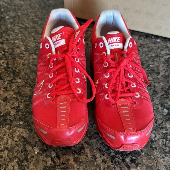 Nike air max   2009  Red Athletic Shoes EUC 10.5