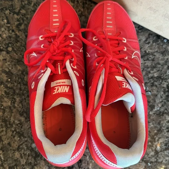 Nike air max   2009  Red Athletic Shoes EUC 10.5