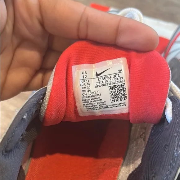 Nike Air Max Men's Gray and Red Sneakers