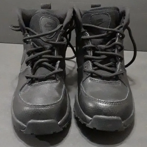 Nike Boots Hi-Top Boots