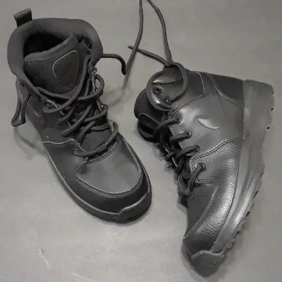 Nike Boots Hi-Top Boots