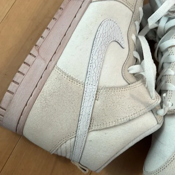 Nike Dunk Hi Retro size 10 Cracked Leather Salt Flats DV0822-100 Men's