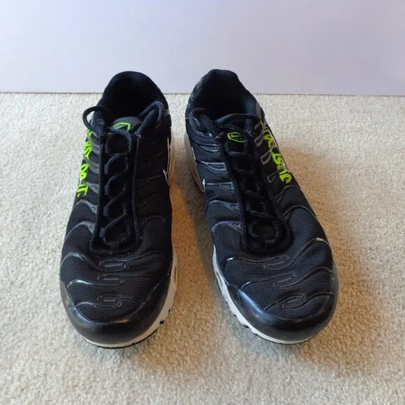 NIKE Kids Air Max‎ Plus I GS Black Volt  DM3264-001 Size 6.5Y