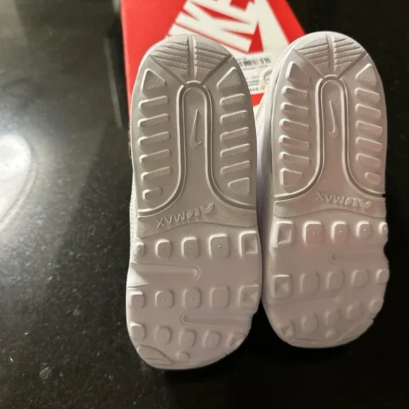 Nike Kids White Air Max 200 Shoes