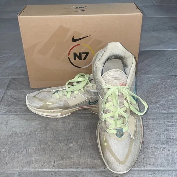 Nike Kyrie Low 5 N7 Basketball Shoes, Men’s Size 9.5