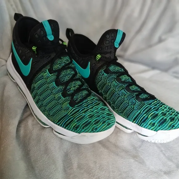 Nike Mens Black and Green Kevin Durant KD9 Athletic Shoes