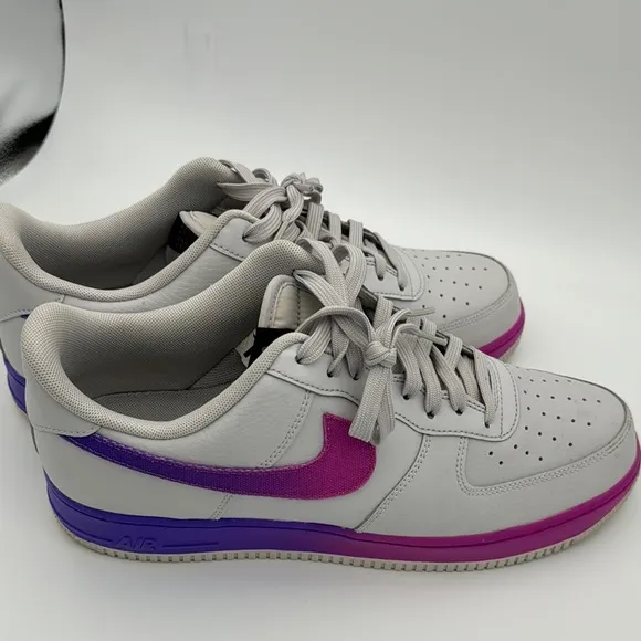 Nike Men’s  Gray and Purple Sneakers