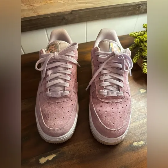 Nike Women's Pink and Silver Sneakers