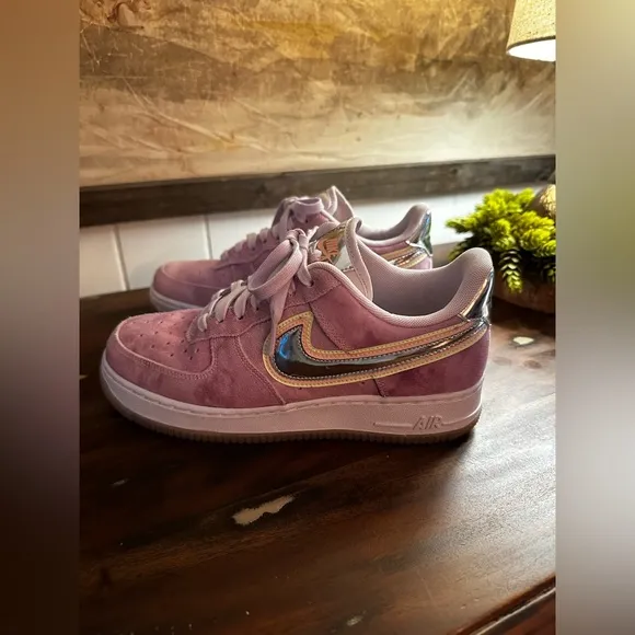 Nike Women's Pink and Silver Sneakers