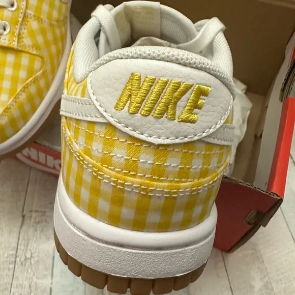 Nike Yellow Gingham Sneakers Women Size 6 / Men 4.5