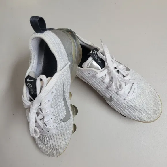 Nike Youth Air Vapormax Flyknit3 Shoes Size 5Y.