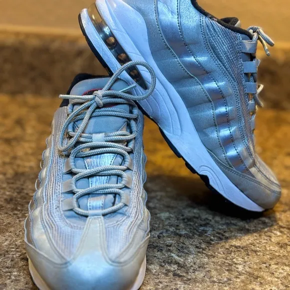 Nike youth, Gray Air Max Sneakers