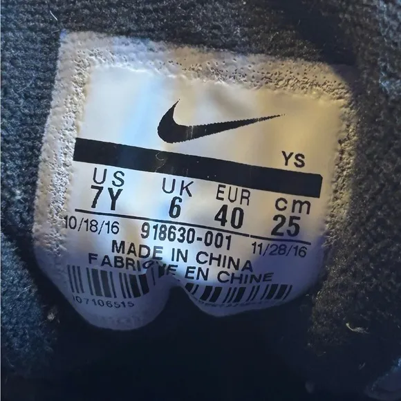Nike youth, Gray Air Max Sneakers