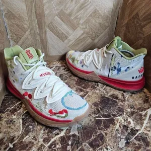 Nike men's Kyrie 5 EP Bandulu CK5836-100 basketball shoes size 10.5. 741