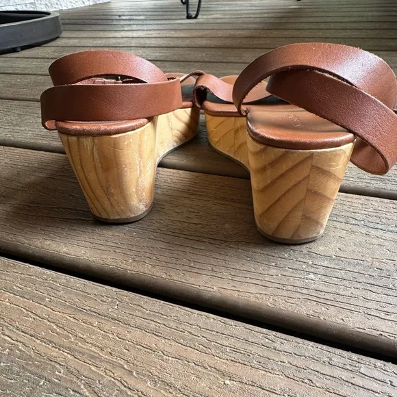 Nisolo Brown Wedge Sandals with Minimalist Design
