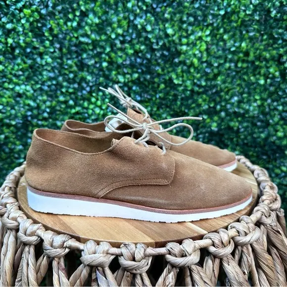 Nisolo Sedona Travel Derby Shoe Tan Suede