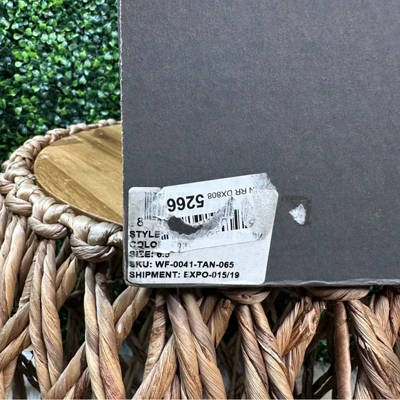 Nisolo Sedona Travel Derby Shoe Tan Suede