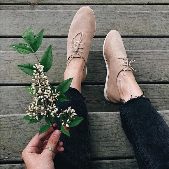 Nisolo Sedona Travel Derby Shoe Tan Suede