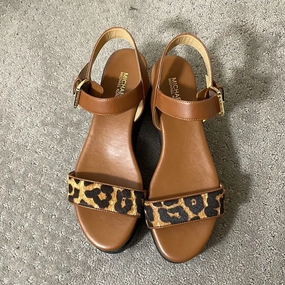 NWOB MICHAEL Michael Kors Marlon Leopard Calf Hair Leather Platform Sandals 6.5