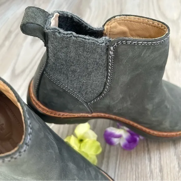 ✨NWOB NEW  Clarks leather Trace Fall Chelsea leather ankle boot 🥾 booties