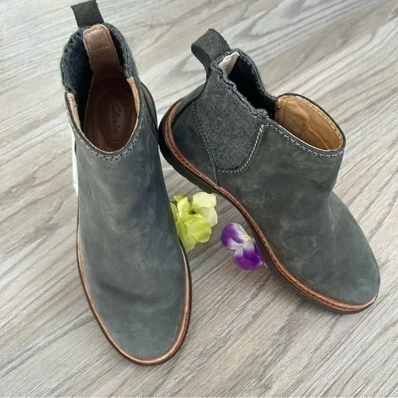 ✨NWOB NEW  Clarks leather Trace Fall Chelsea leather ankle boot 🥾 booties