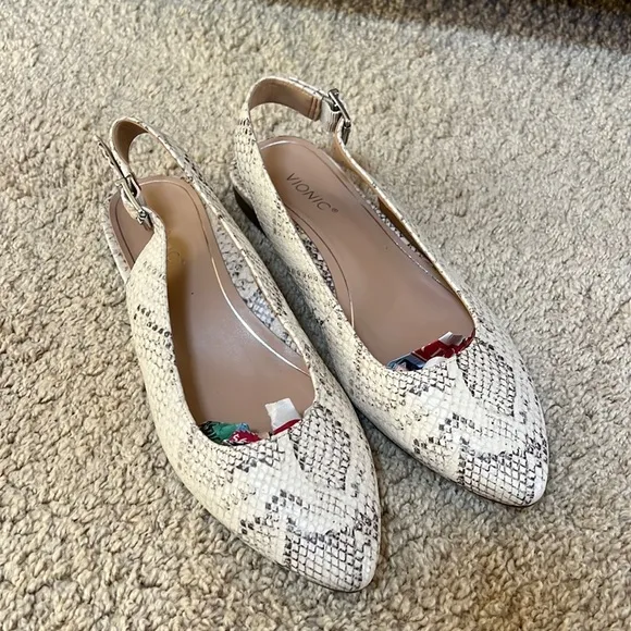 NWOB! Vionic SZ 6.5 jade sling back comfort flats.