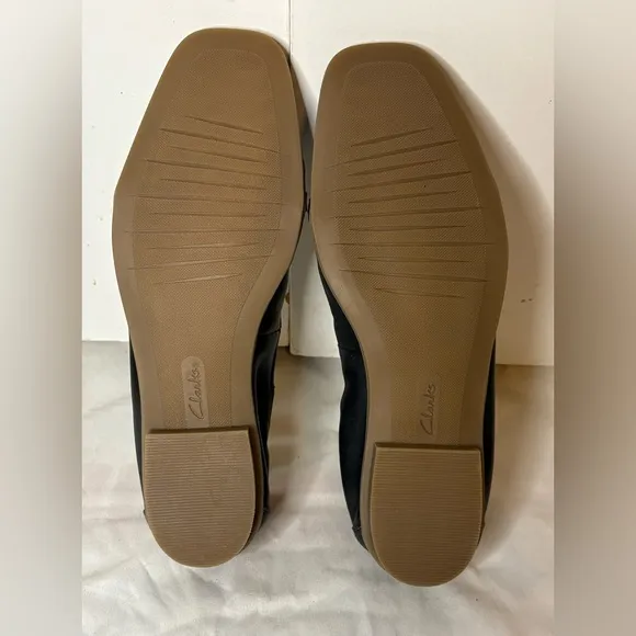 NWOT. Clarks Collection Women's Lyrical Rhyme Slip-On Flats Black Size 8M