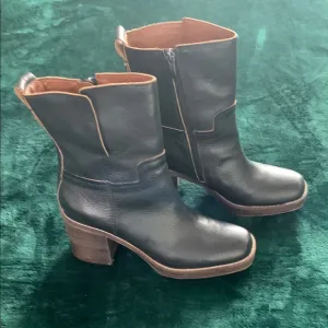 NWOT Franco Sarto Black Heeled Boots with Chunky Heel
