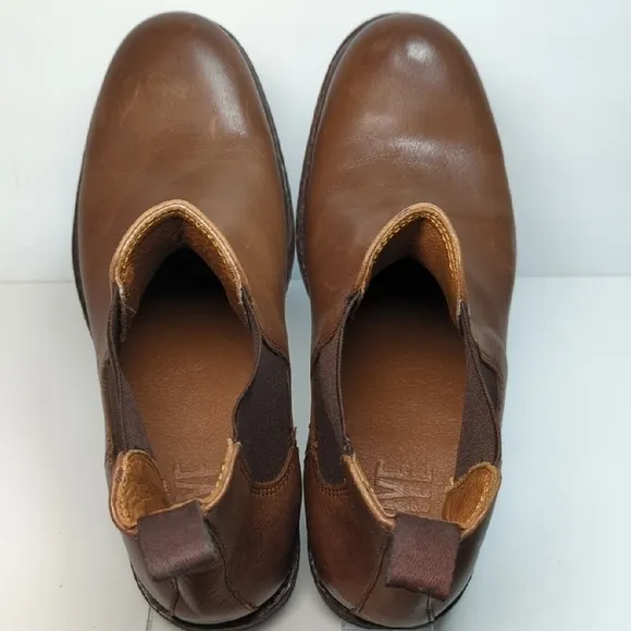 NWOT Frye Brown Leather Chelsea Boots with Elastic Panels mens size 8