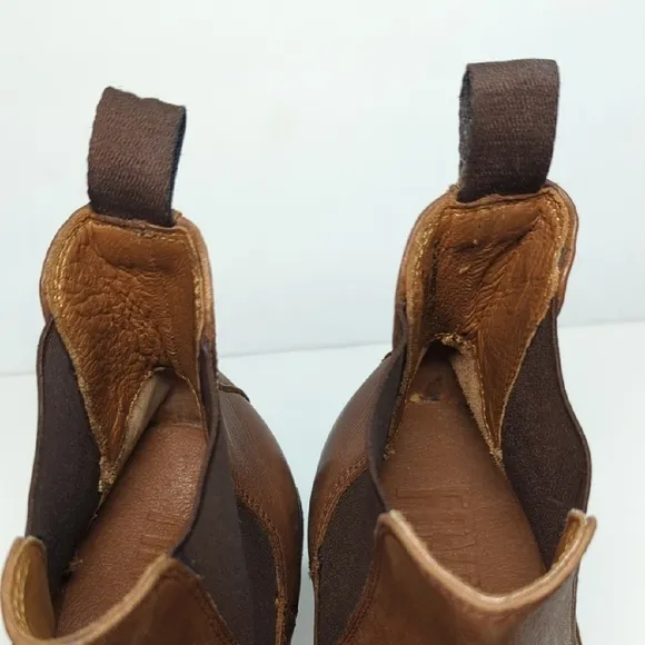 NWOT Frye Brown Leather Chelsea Boots with Elastic Panels mens size 8