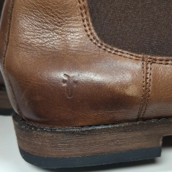 NWOT Frye Brown Leather Chelsea Boots with Elastic Panels mens size 8