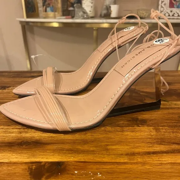 NWOT Good American nude ankle wrap wedges with clear wedges