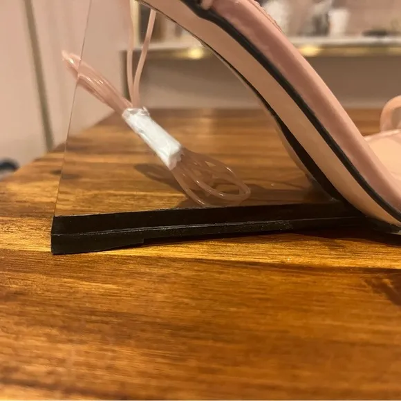 NWOT Good American nude ankle wrap wedges with clear wedges